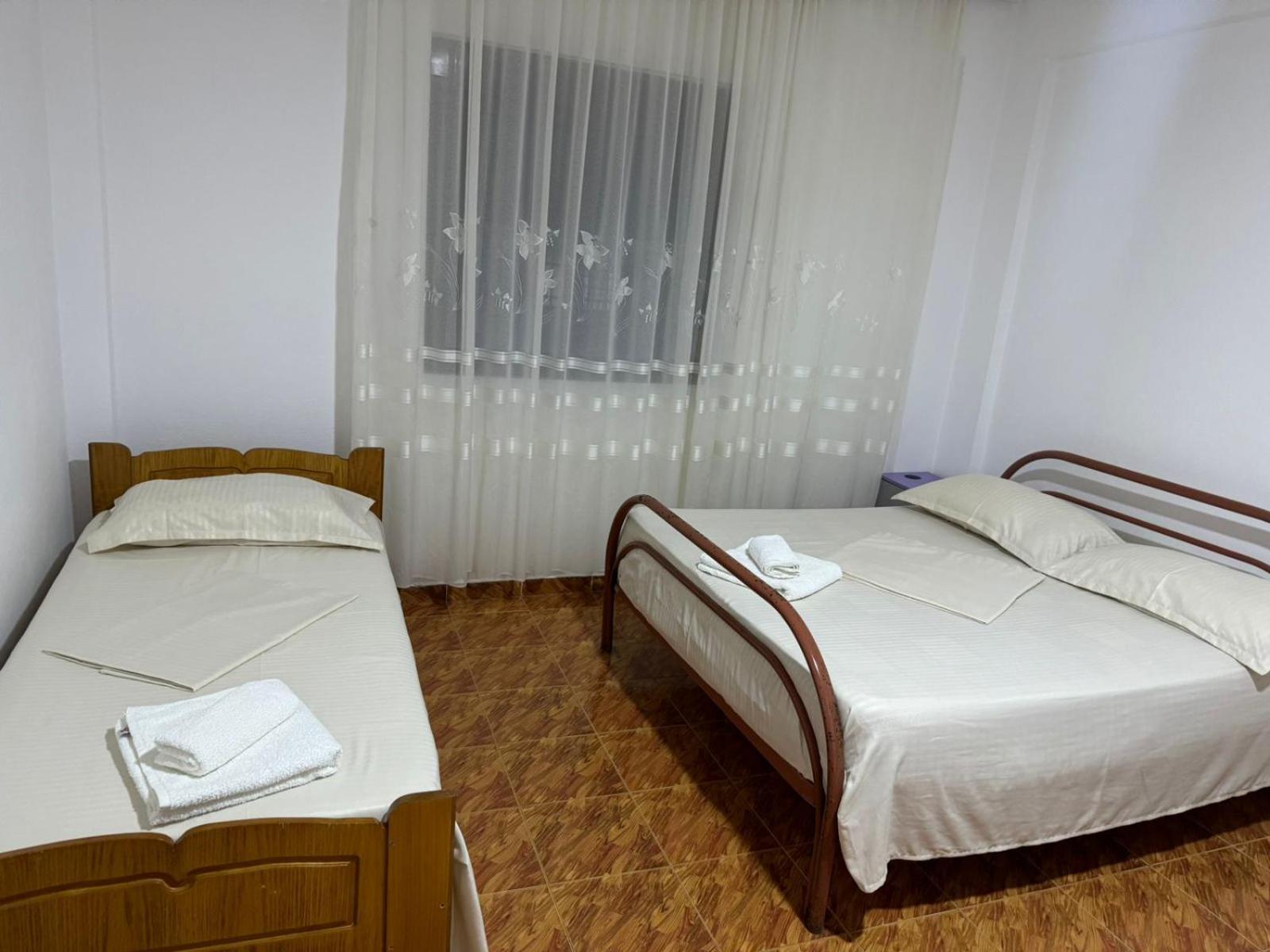 Melas Villa Durrës 外观 照片