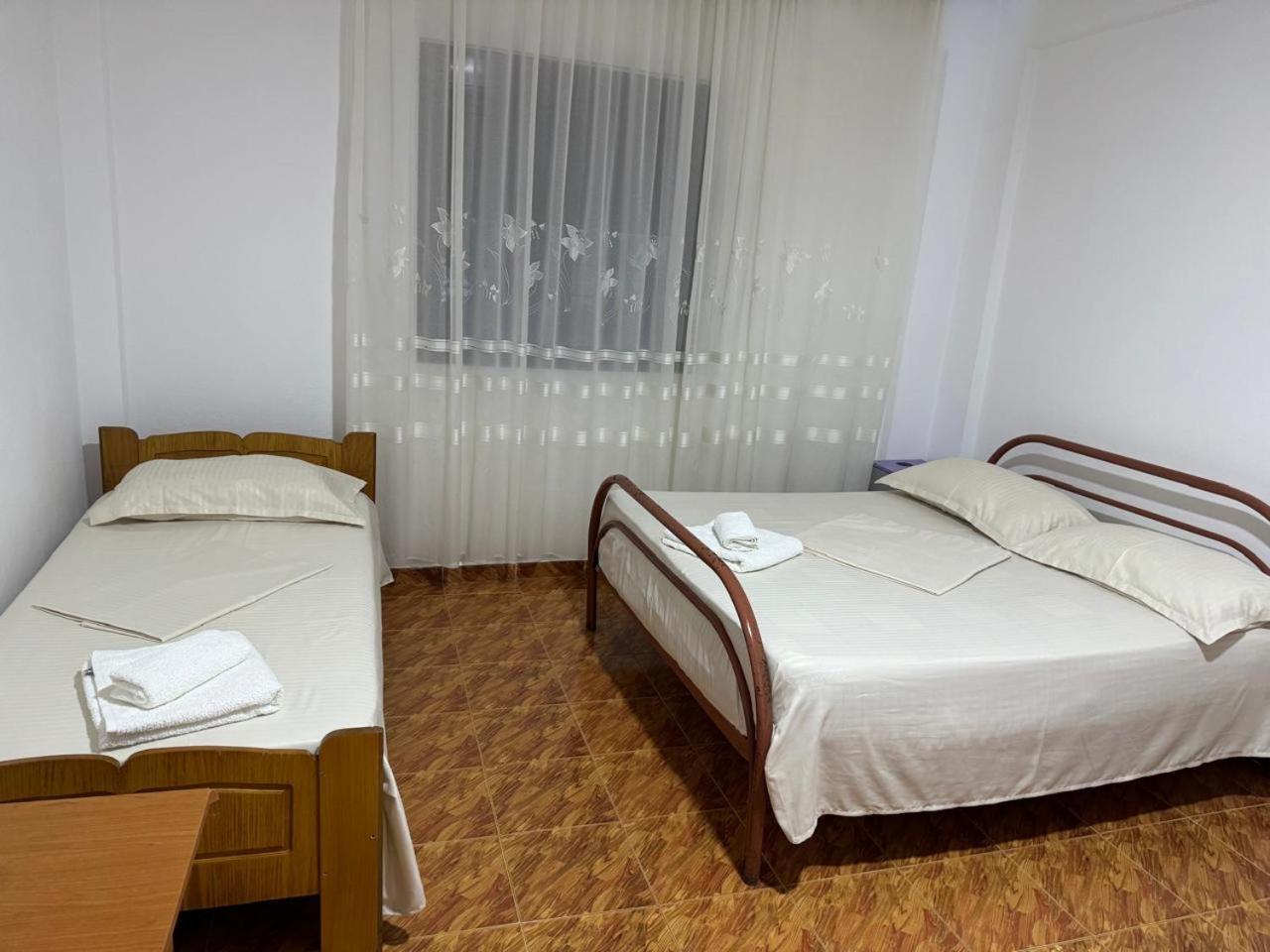 Melas Villa Durrës 外观 照片